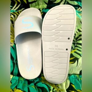 7.5 size Gray Spa Shoes.